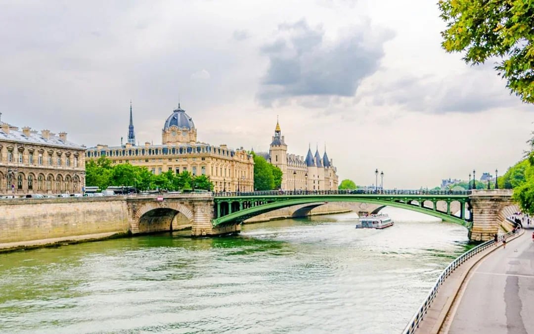 Picasso Museum Tickets and Seine River Cruise Image 8