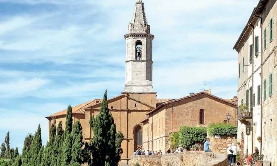 Pienza and Montepulciano food and wine tour from Siena