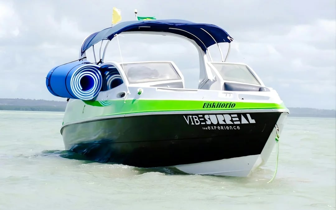 Pipa: Lagoa de Guaraíras Shared Speedboat Tour with Clay Bath and Sandbank Stops Image 1