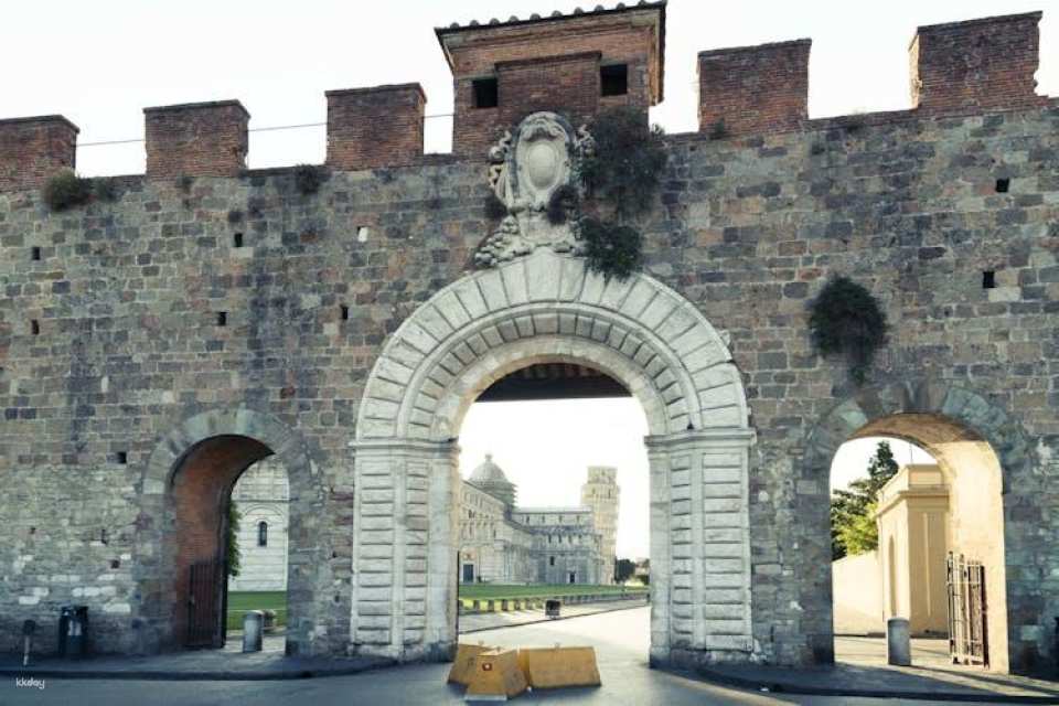 Pisa guided walking tour