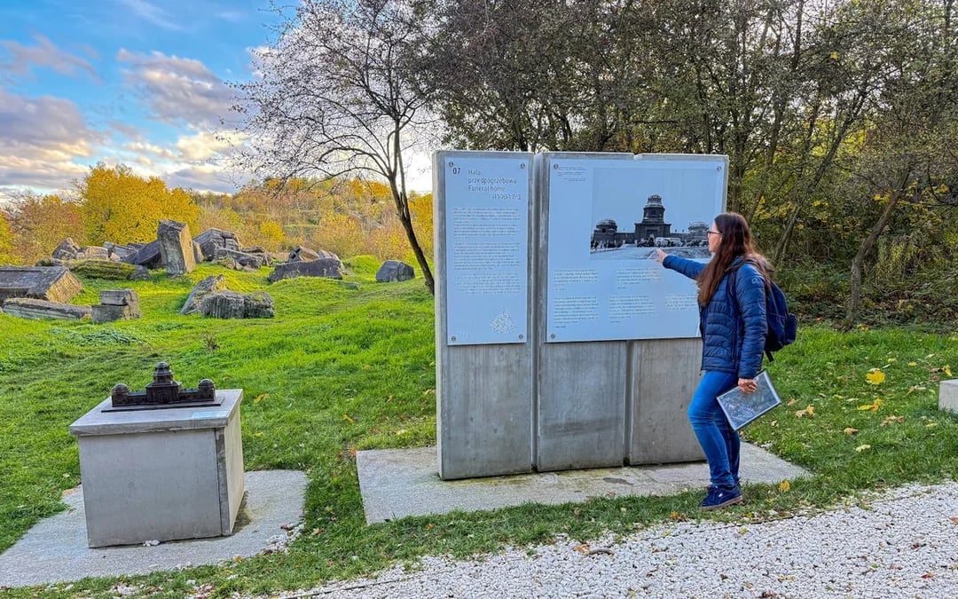 Plaszow Concentration Camp Guided Tour in Krakow: Historical Exploration with Local Expert Image 2