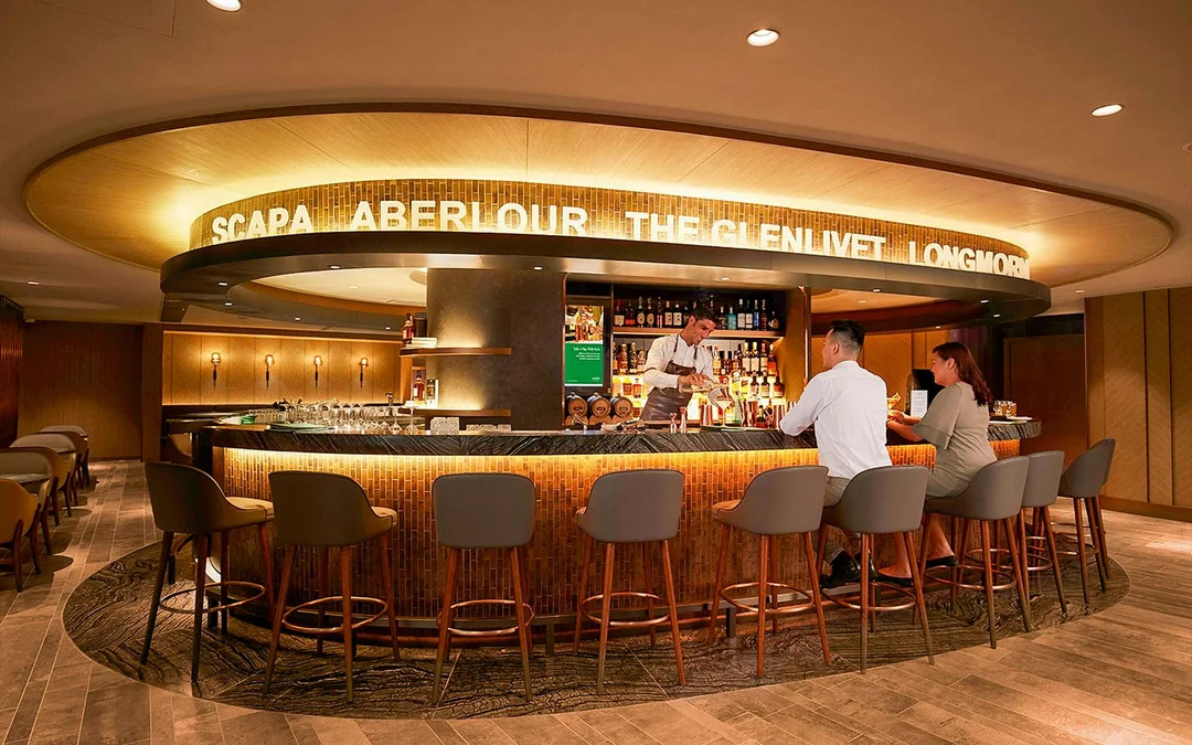 Plaza Premium First Class Lounge at Hong Kong International Airport (Gate 1) Image 4