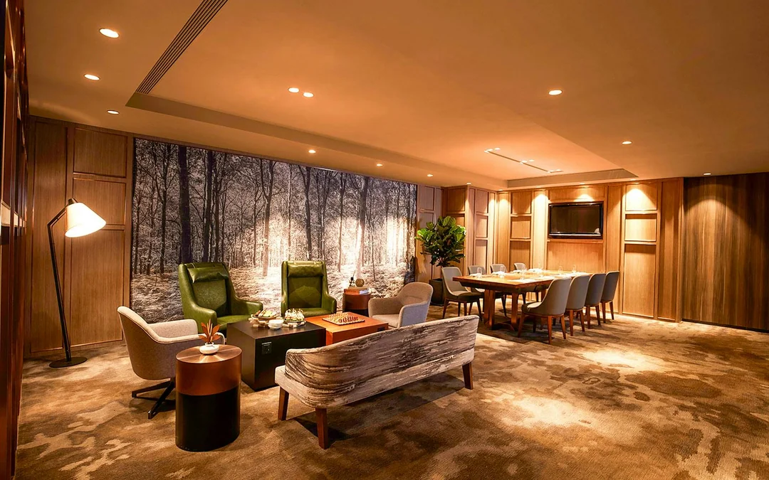 Plaza Premium First Class Lounge with Infinity Room at Hong Kong International Airport (Gate 1) Image 10