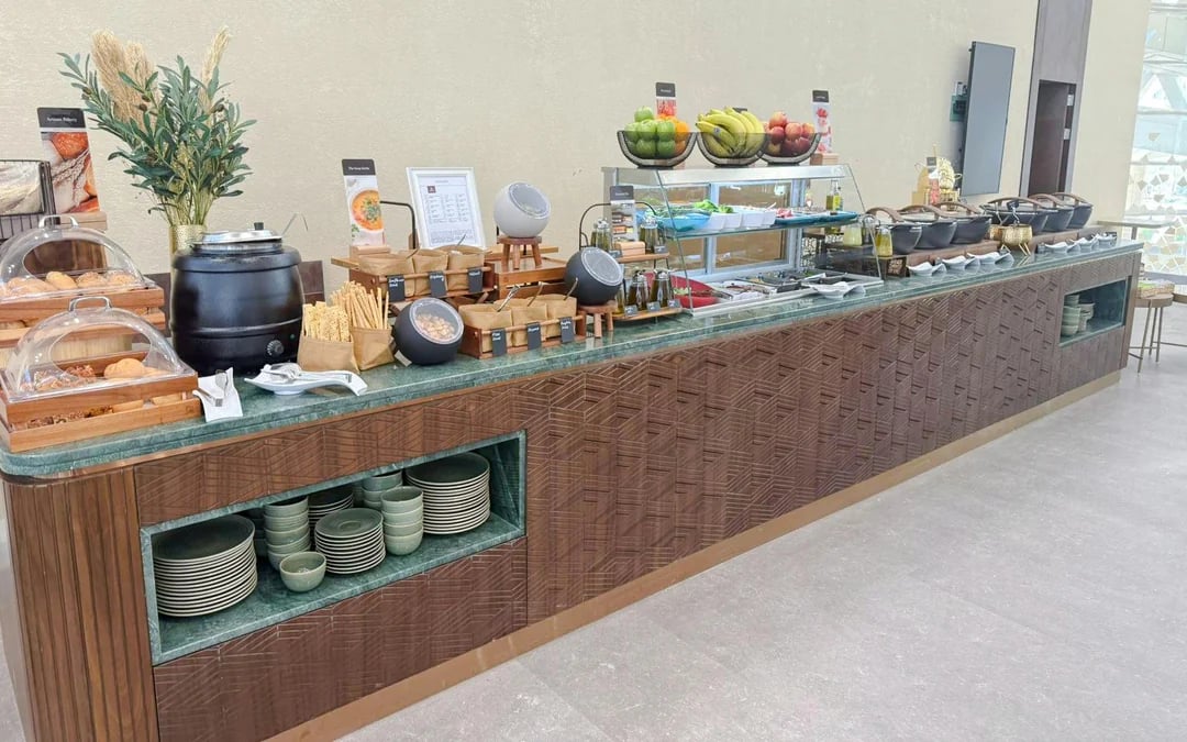 Plaza Premium Lounge Access at King Khalid International Airport: Departures Image 4