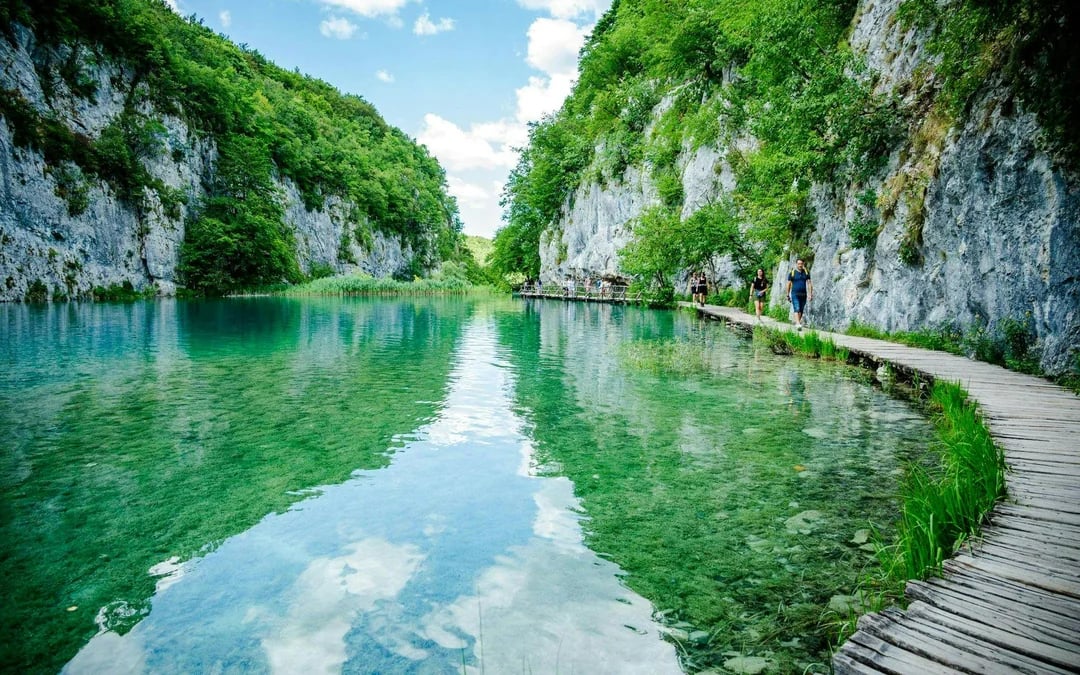 Plitvice Lakes Early Morning Small-Group Guided Tour  Image 7