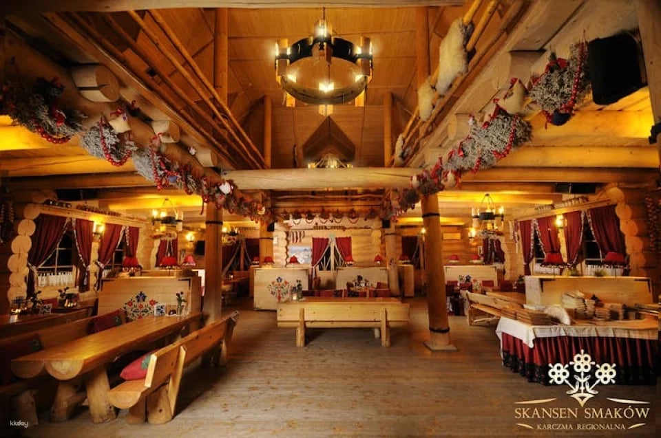 Polish Folk Show and Traditional Dinner