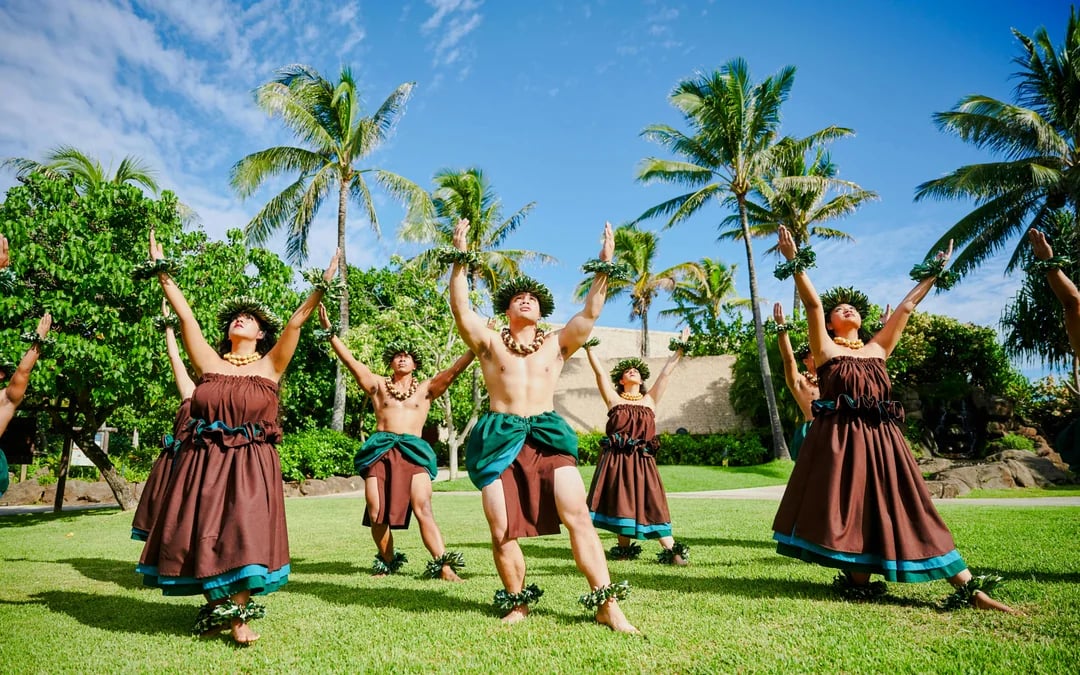 Polynesian Cultural Center: Aliʻi Lūʻau, Hā Show Package with Guided Tour Image 1