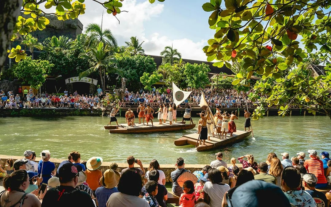 Polynesian Cultural Center: Aliʻi Lūʻau, Hā Show Package with Guided Tour Image 2