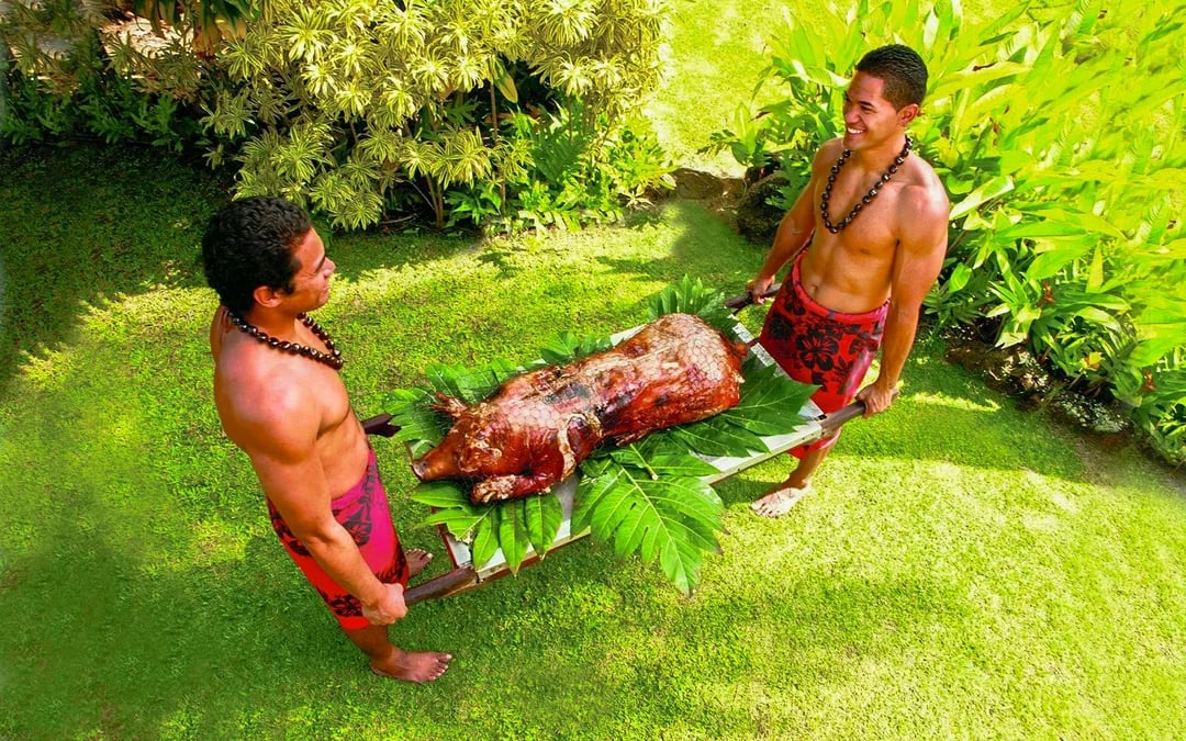 Polynesian Cultural Center: Aliʻi Lūʻau, Hā Show Package with Guided Tour Image 3