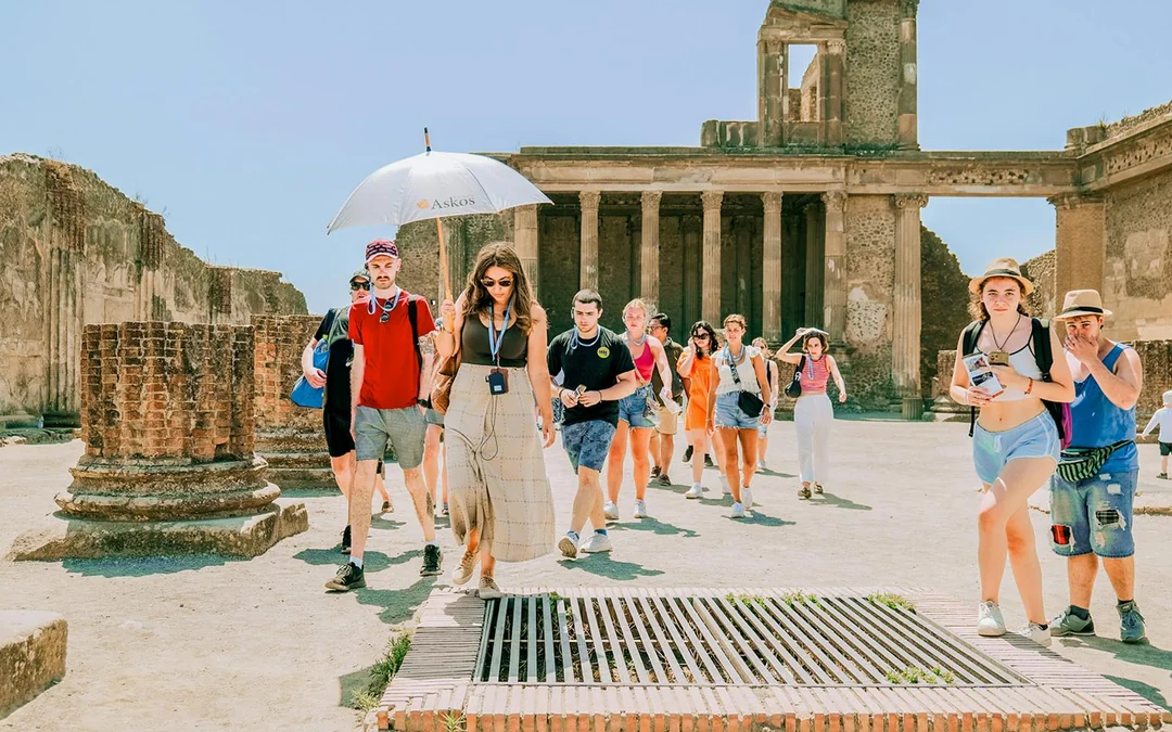 Pompeii and Herculaneum Guided Tour by High-Speed Train from Rome Image 2