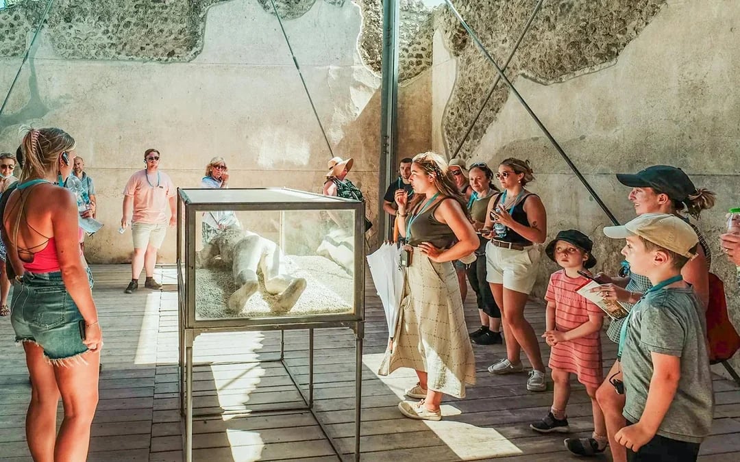 Pompeii and Herculaneum Guided Tour by High-Speed Train from Rome Image 7