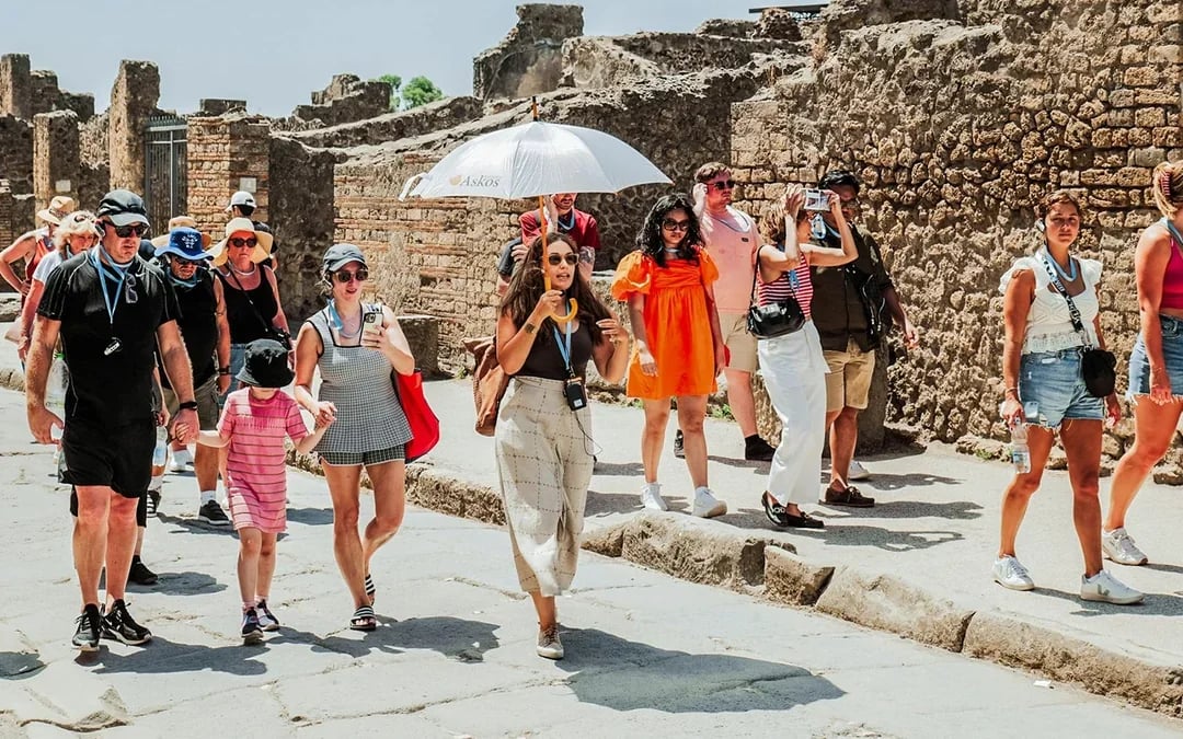 Pompeii and Herculaneum Guided Tour by High-Speed Train from Rome Image 9