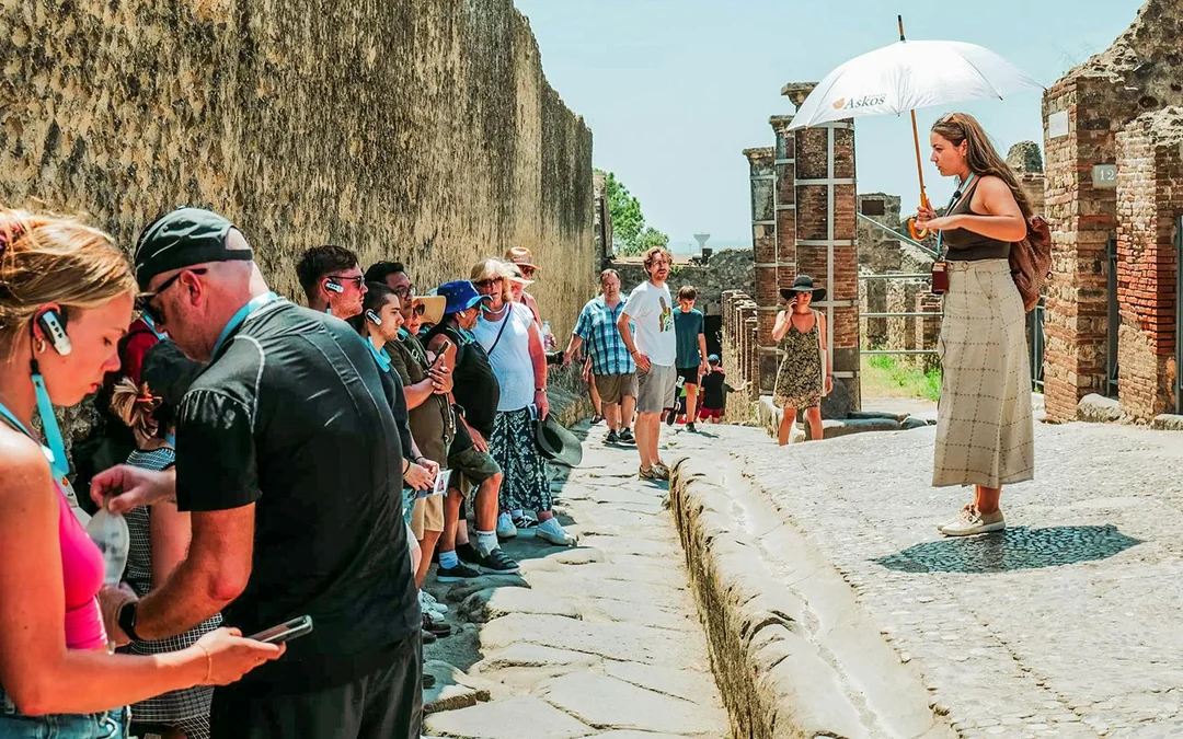 Pompeii and Herculaneum Guided Tour by High-Speed Train from Rome Image 10