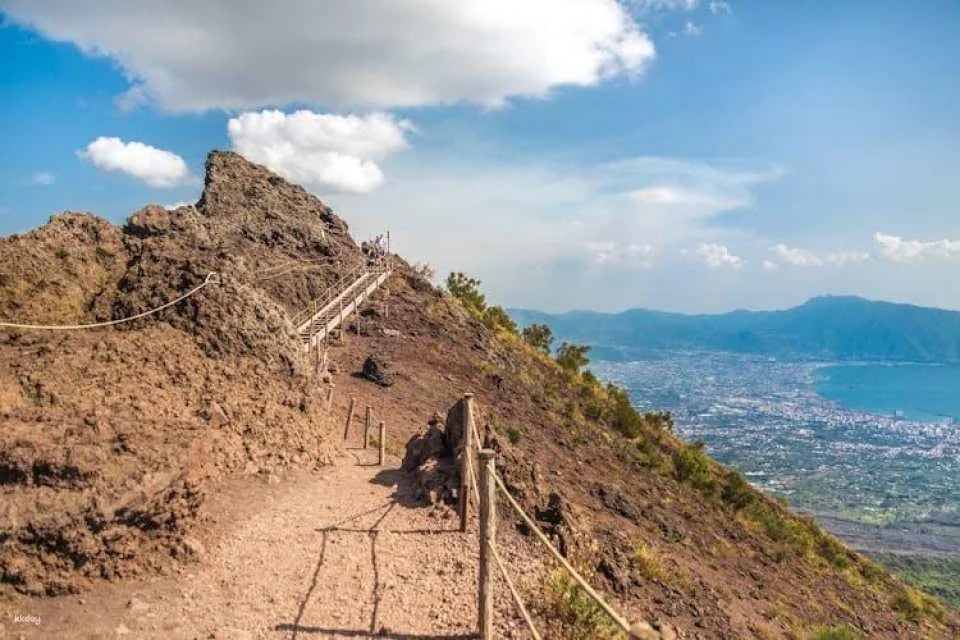 Pompeii and Vesuvius volcano skip the line guided tour from Sorrento