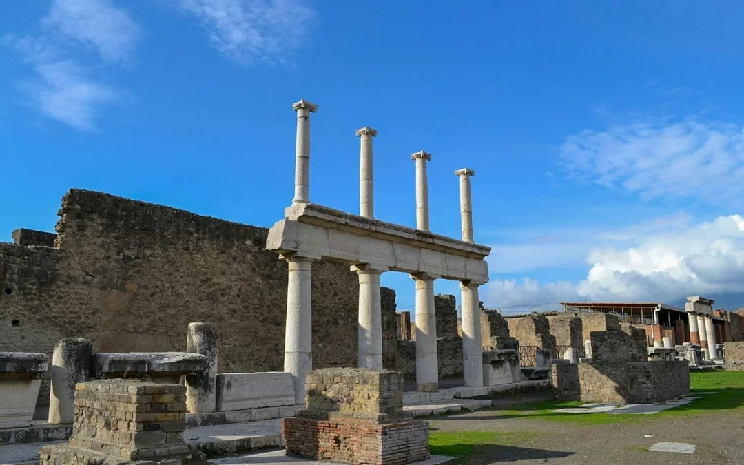 Pompeii & Villa of Mysteries Small Group Guided Tour Image 3