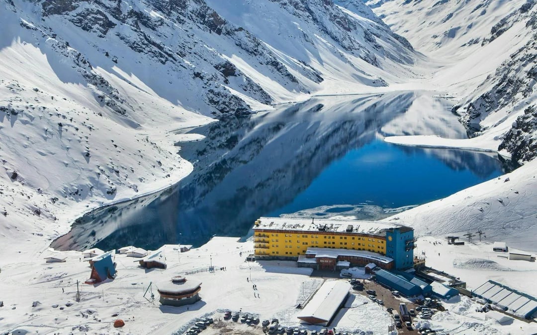 Portillo & Laguna del Inca with Lunch at the Hotel Portillo Image 2