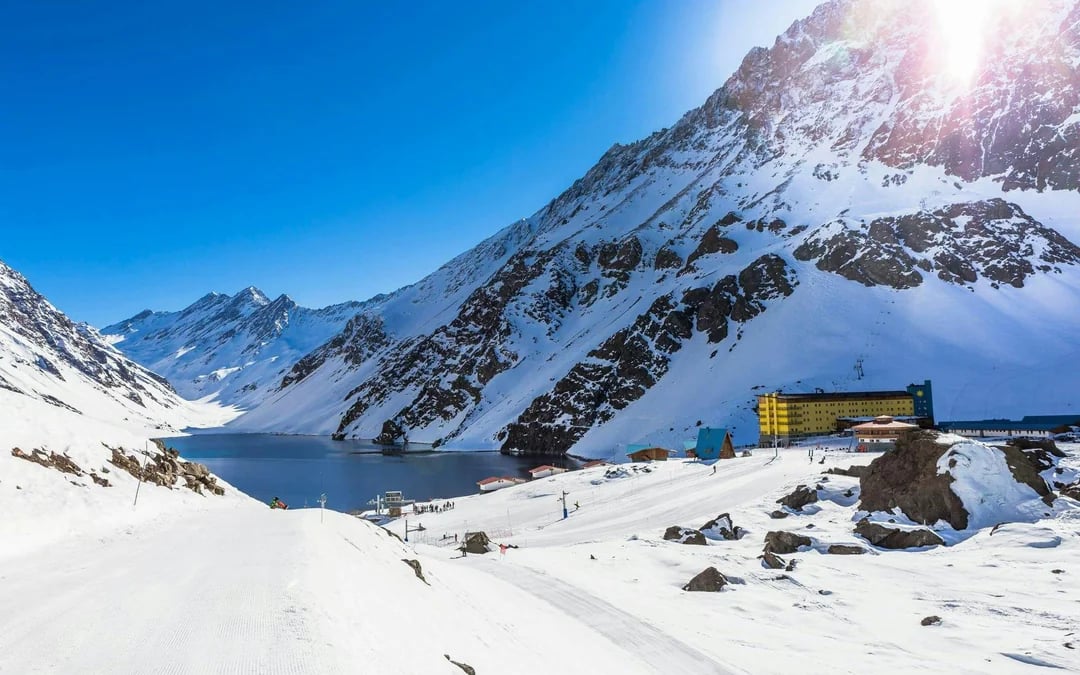 Portillo & Laguna del Inca with Lunch at the Hotel Portillo Image 7