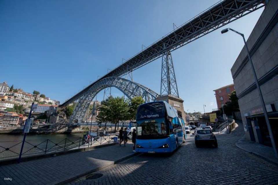 Porto 24 hours hop-on hop-off bus tour