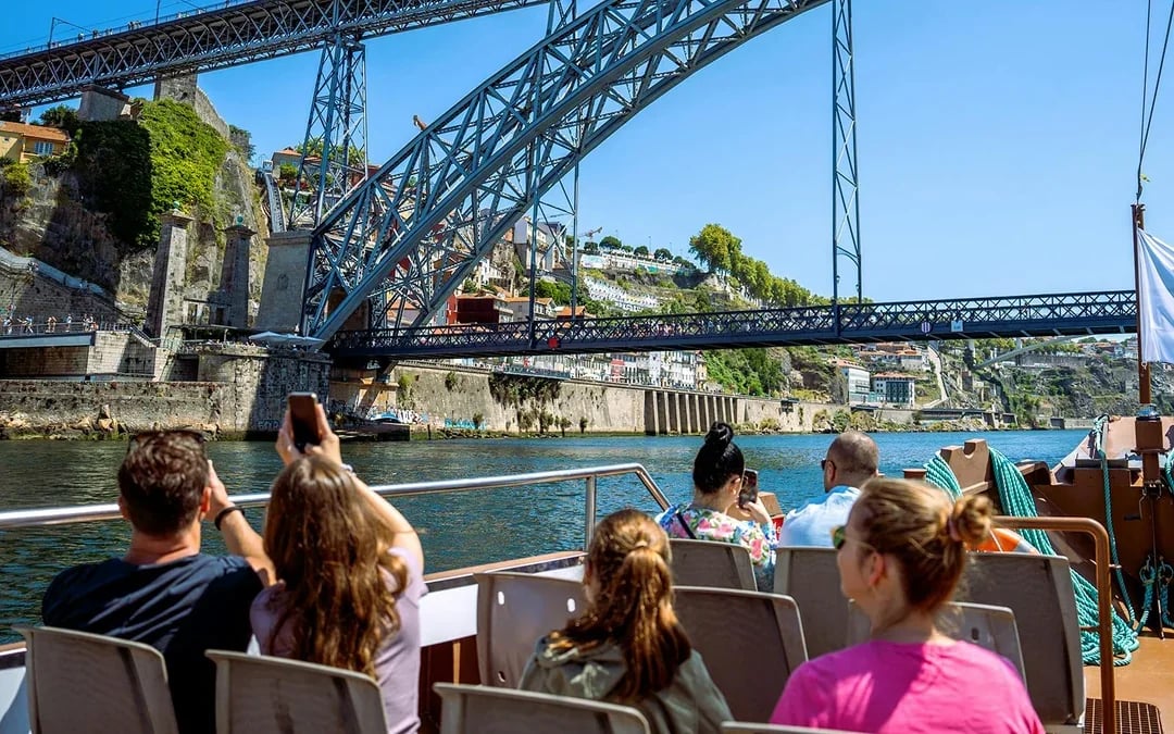 Porto City Full-Day Tour with Local Blends Tasting  Image 8