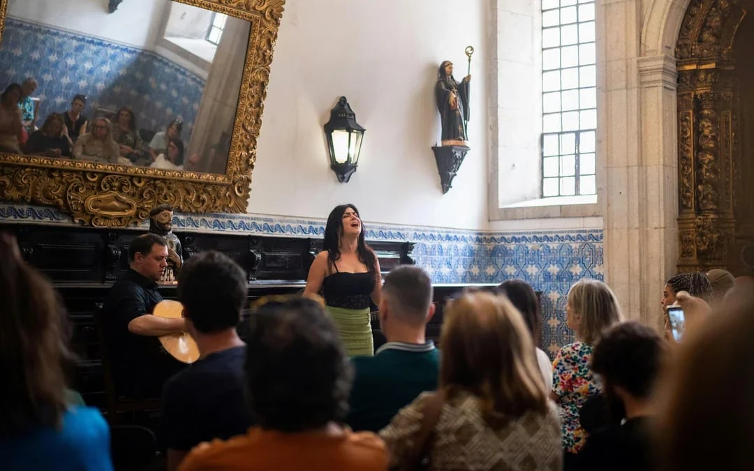 Porto: Fado Show with Guided Tour in a Historic Monastery Image 1