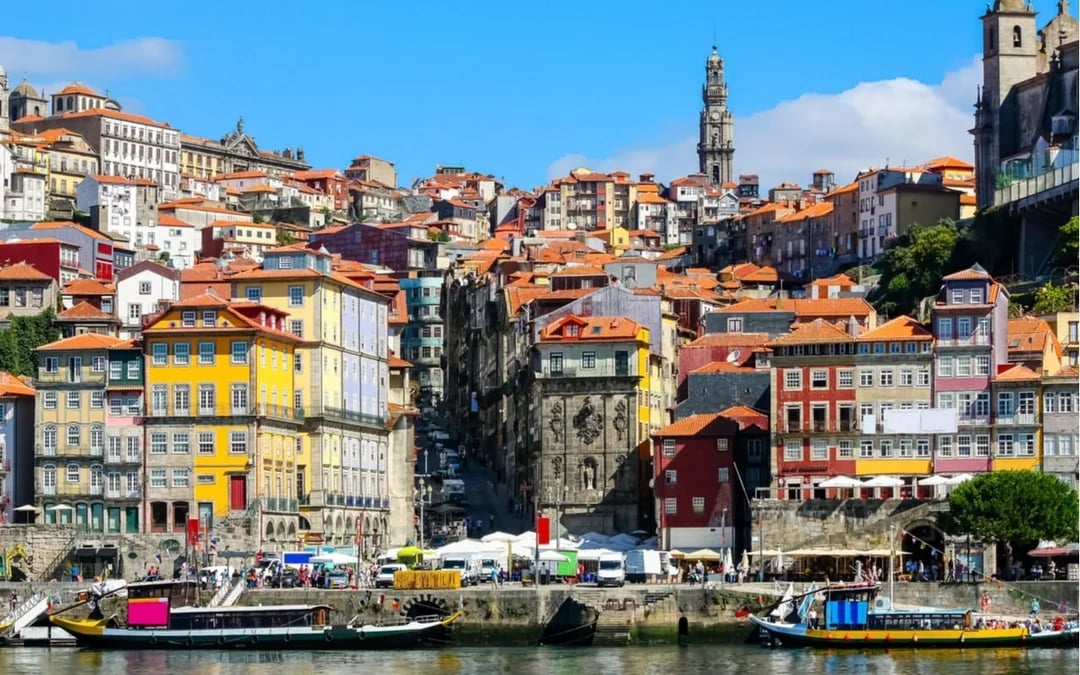 Porto’s Old Town: Self-Guided City Exploration Game Image 3