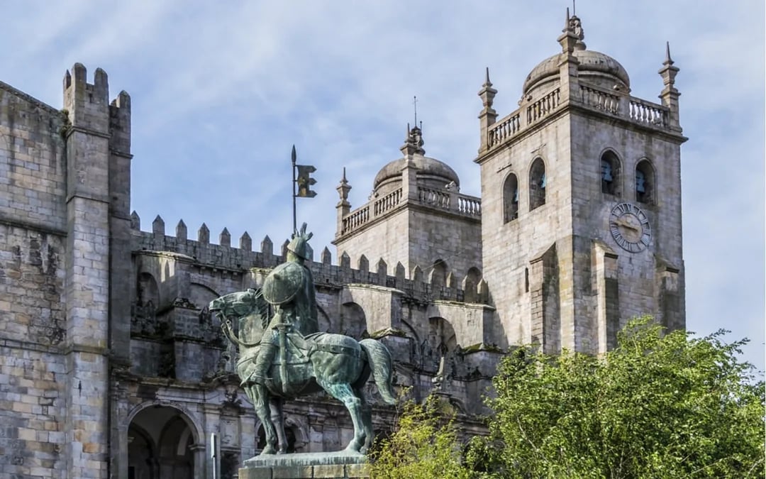 Porto’s Old Town: Self-Guided City Exploration Game Image 4