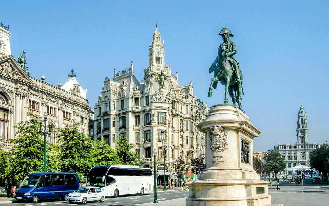 Porto Signature Experience: Walking Tour with Wine Cellar Visit Image 12
