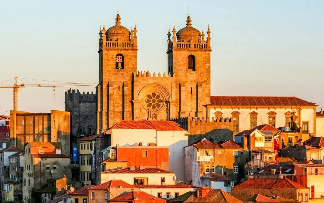 Porto Signature Experience: Walking Tour with Wine Cellar Visit Image 4