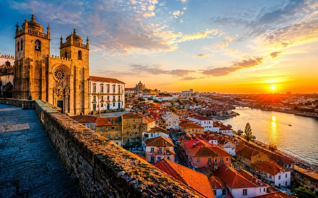 Porto Walking Tour with Lunch, Wine Tasting and Douro River Rabelo Boat Cruise Image 2