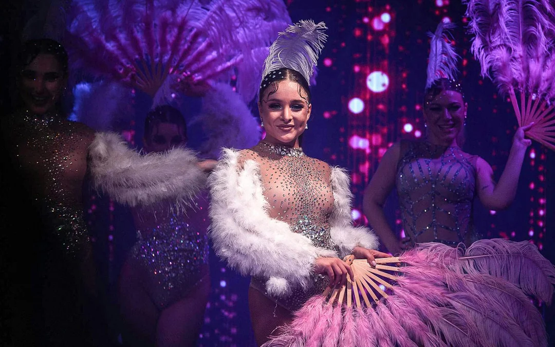 Prague Cabaret Show Tickets with 4-Course Dinner Image 1