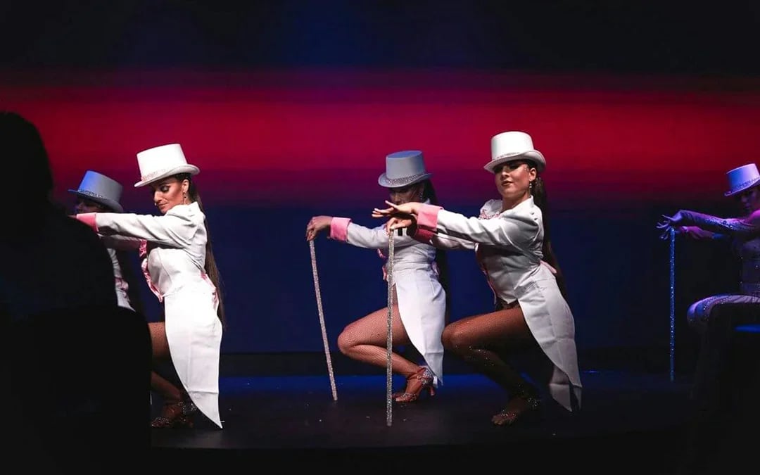 Prague Cabaret Show Tickets with 4-Course Dinner Image 8