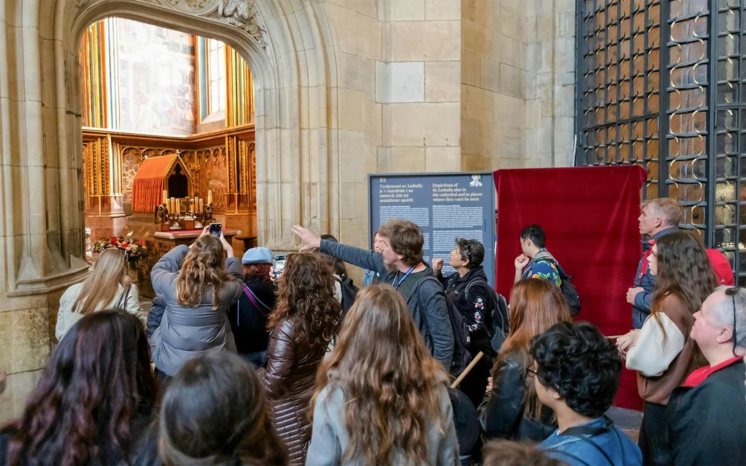 Prague Castle Guided Tour with One-Way Bus Transfer Image 2