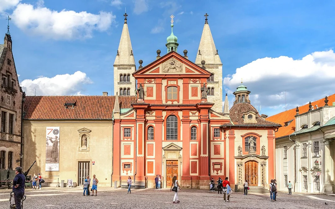 Prague Castle Guided Tour with One-Way Bus Transfer Image 4