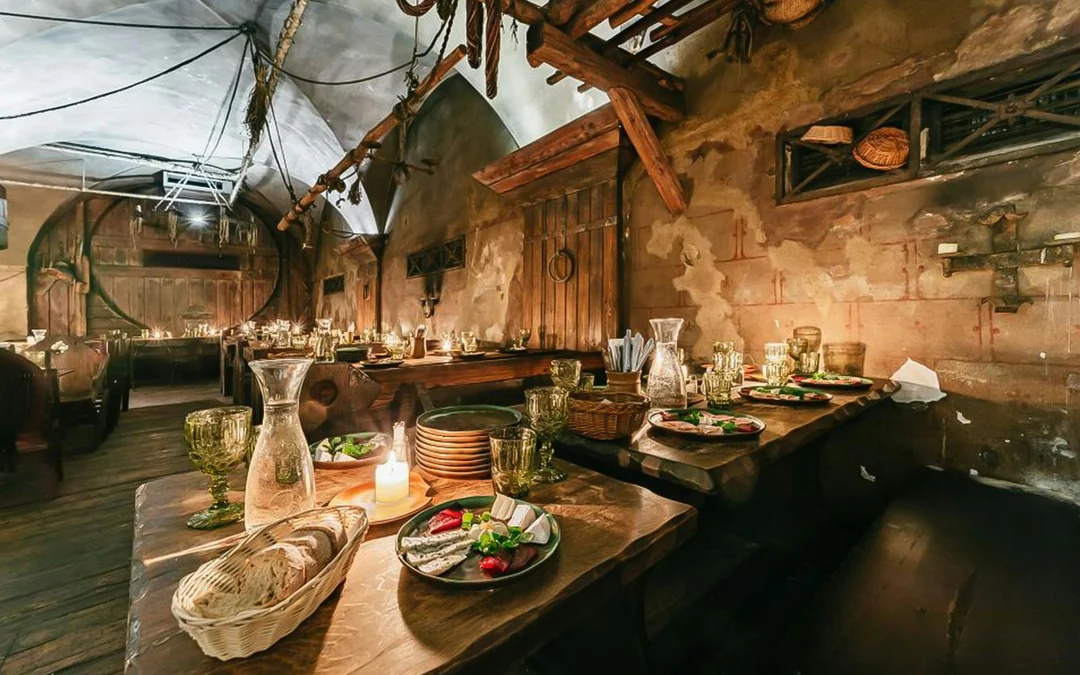 Prague: Early 3-Course Medieval Dinner with Show & Unlimited Drinks Image 3