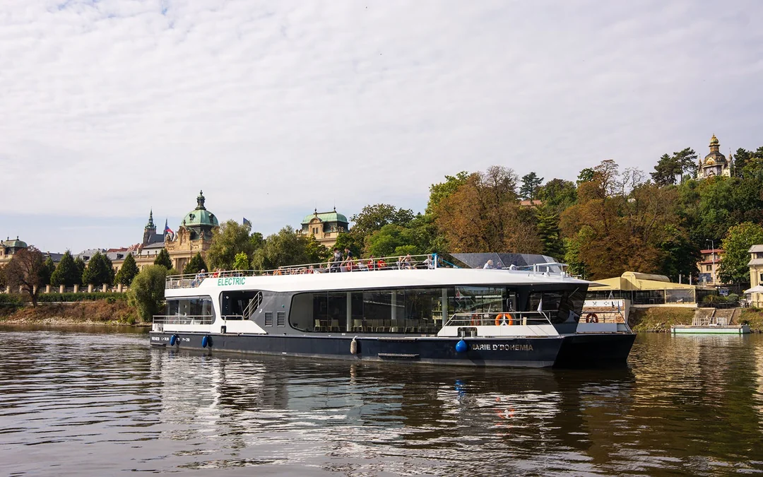 Prague Evening River Cruise with Prosecco Image 2
