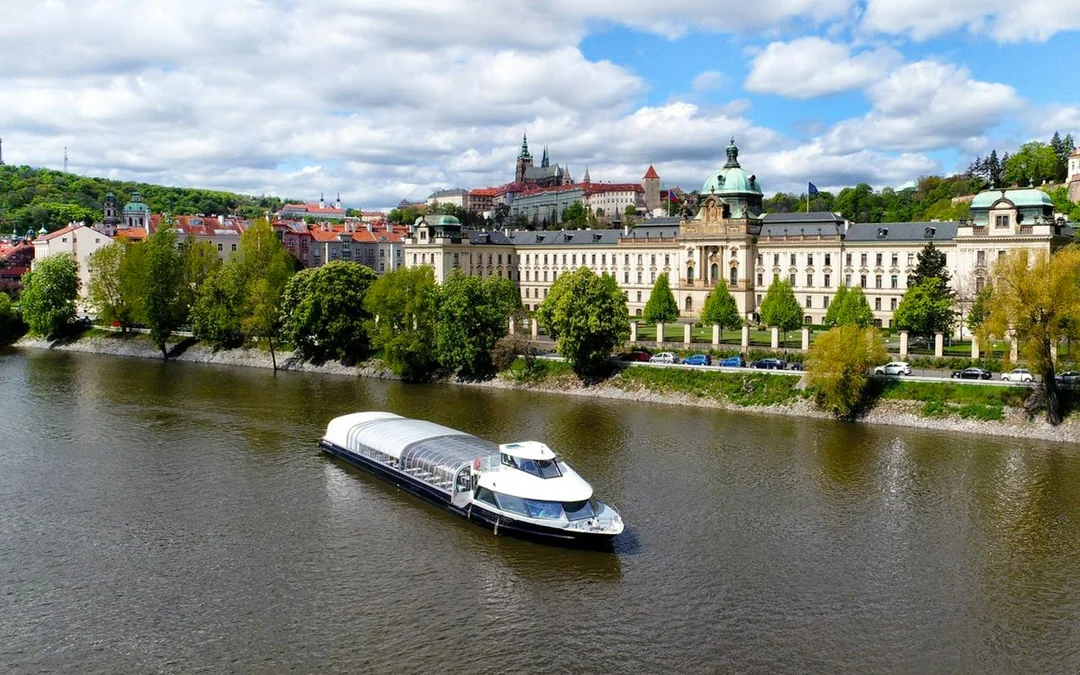 Prague Lunch Cruise on an Open-Top Glass Boat with Live Music Image 4