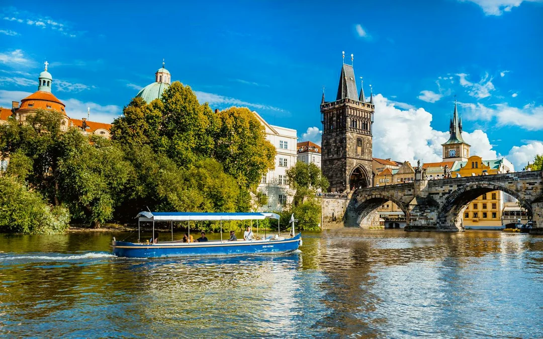 Prague Sightseeing Boat Cruise to Devil's Channel Image 2