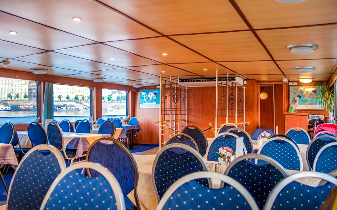 Prague Sightseeing Boat Cruise with Buffet Dinner Image 3