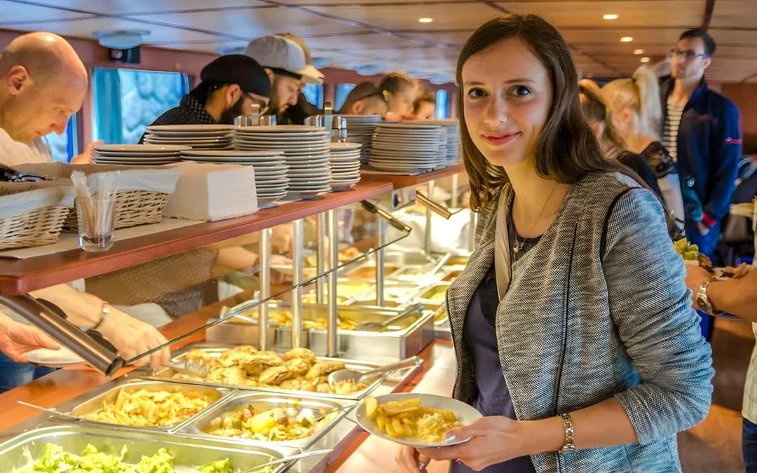 Prague Sightseeing Boat Cruise with Buffet Dinner Image 6