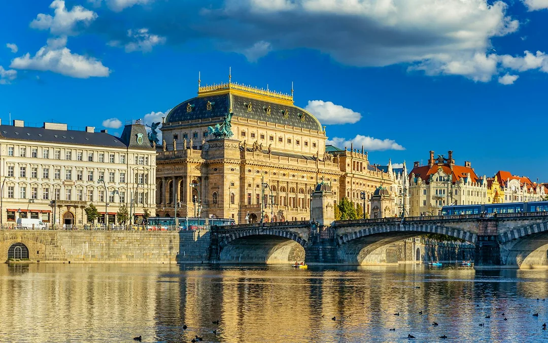 Prague Sightseeing Cruise on a Historic 1927 Passenger Boat with Drinks and Snacks Image 3