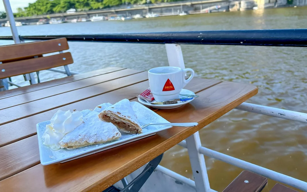Prague Sightseeing Cruise with Hot Drink and Homemade Dessert Image 3