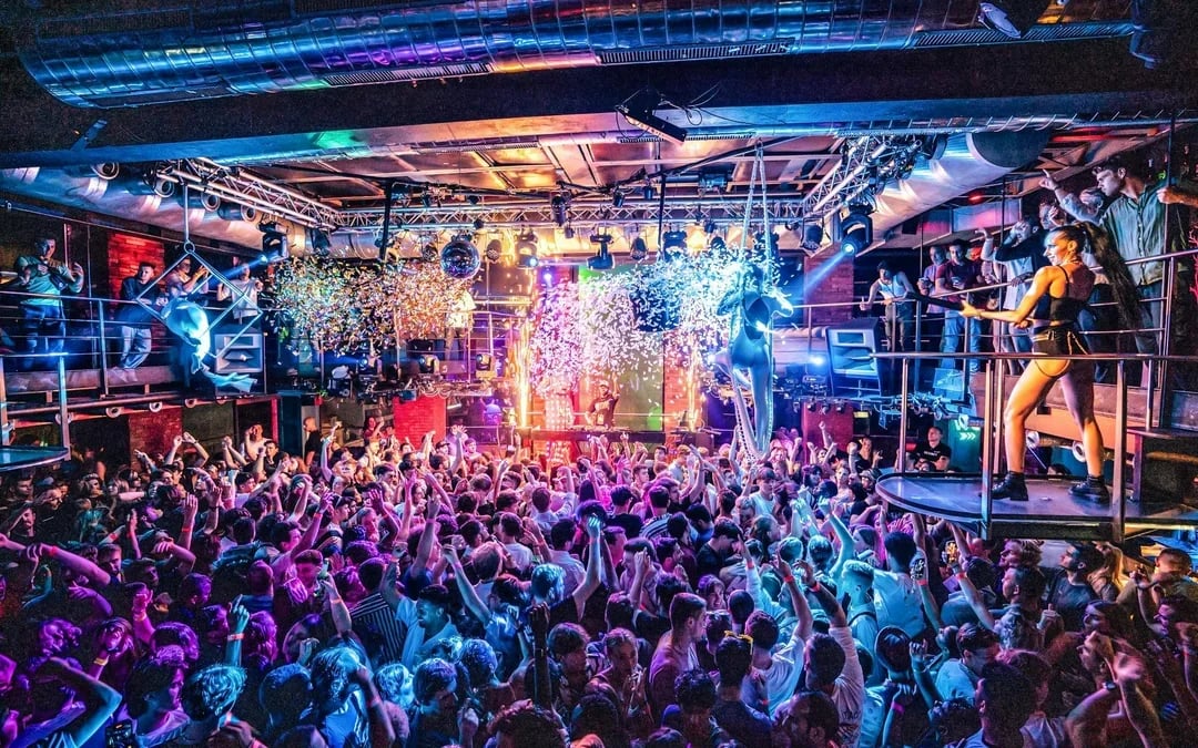 Prague Sunset Boat Party & Free Afterparty Access Image 6