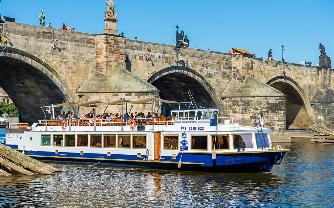 Prague Vltava River Sightseeing Cruise Image 5