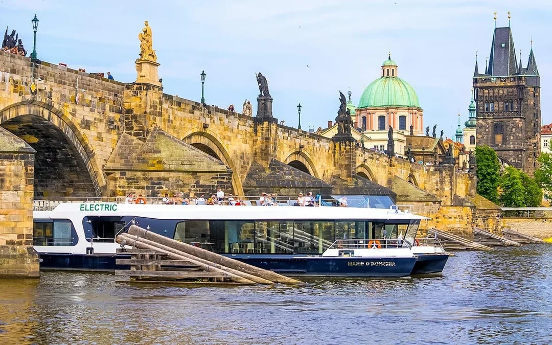 Prague Vltava River Sightseeing Cruise Image 8