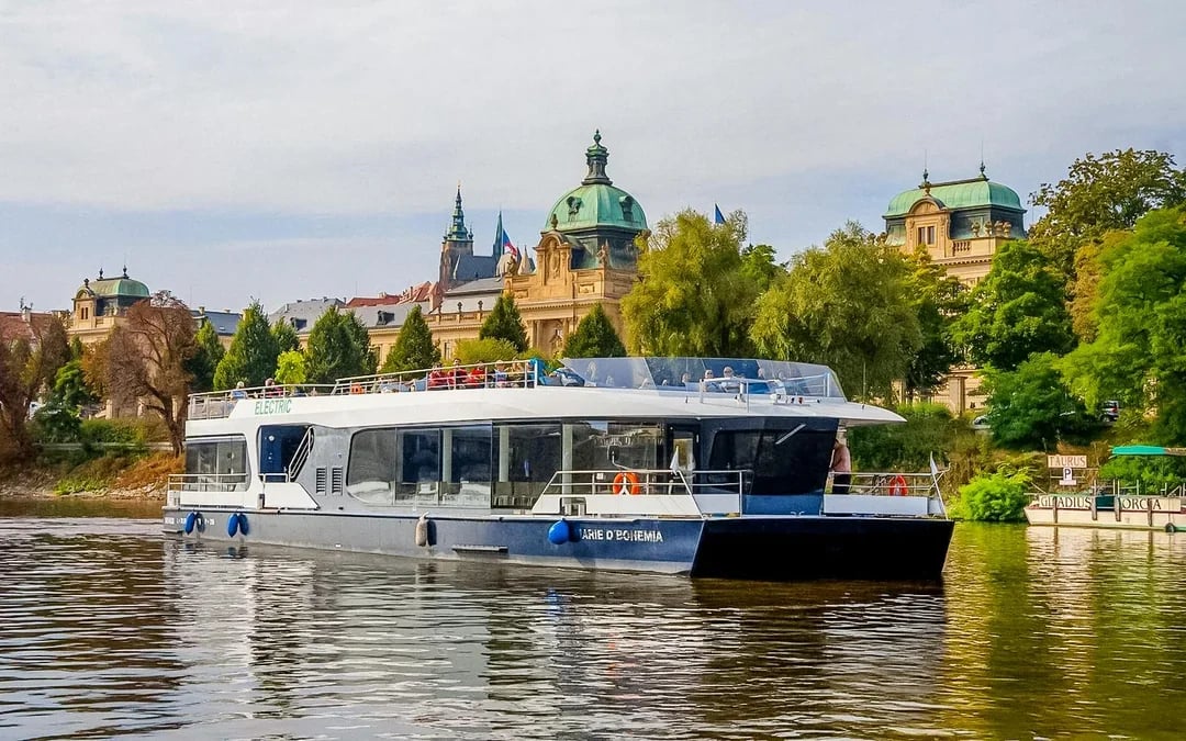 Prague Vltava River Sightseeing Cruise Image 9