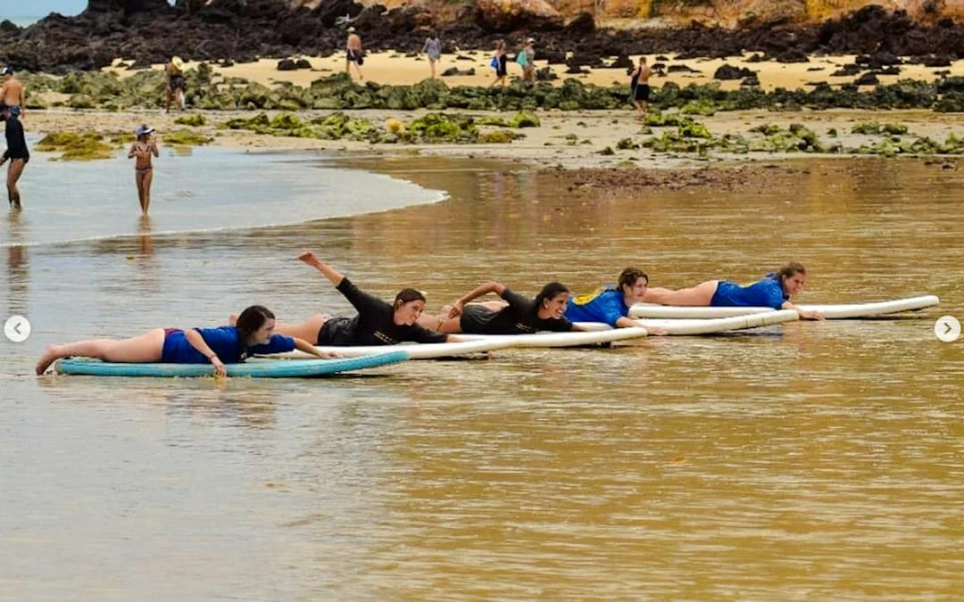 Praia do Madeiro Surf Lesson with Instructor in Pipa Image 1