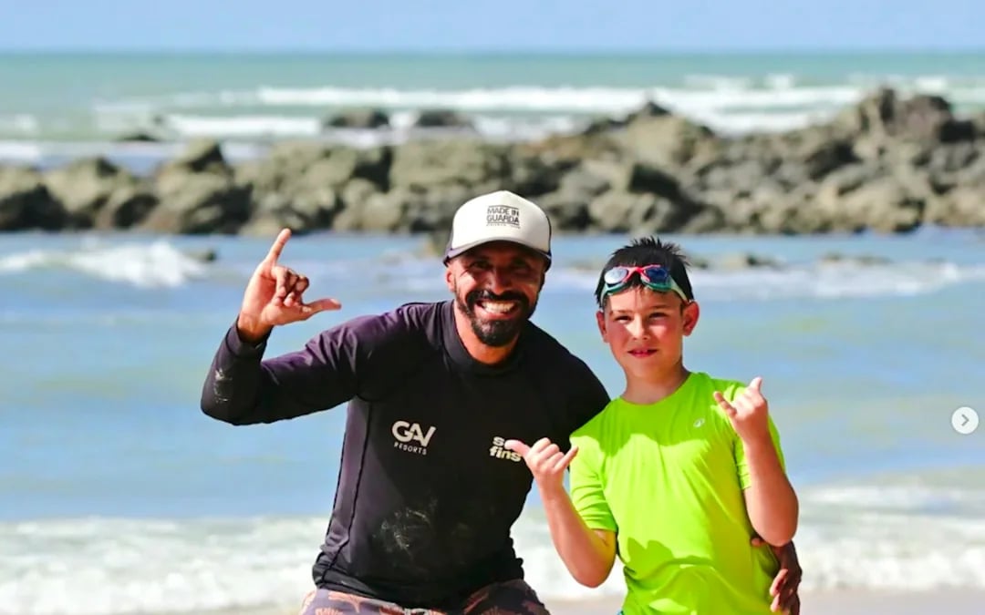 Praia do Madeiro Surf Lesson with Instructor in Pipa Image 2