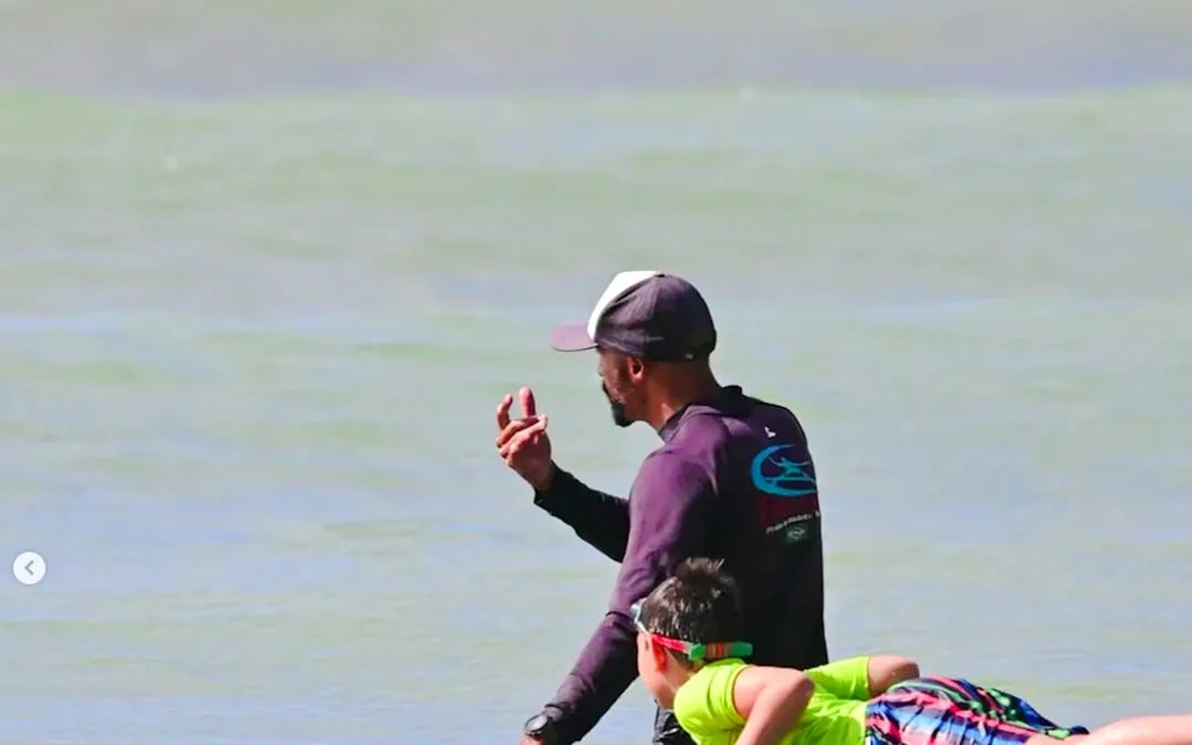 Praia do Madeiro Surf Lesson with Instructor in Pipa Image 3