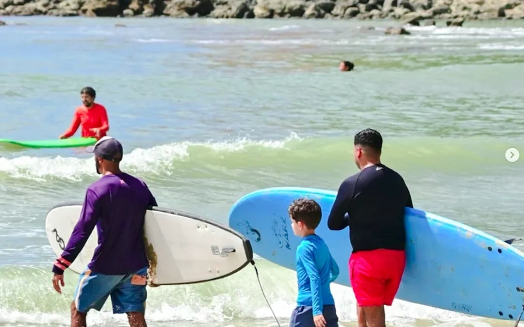 Praia do Madeiro Surf Lesson with Instructor in Pipa Image 5
