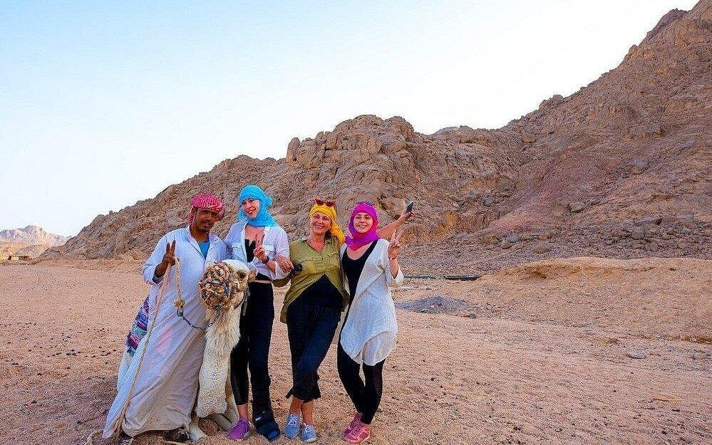 Premium 2 Hours Camel Ride: Amazing Desert & Sea - Hurghada Image 2
